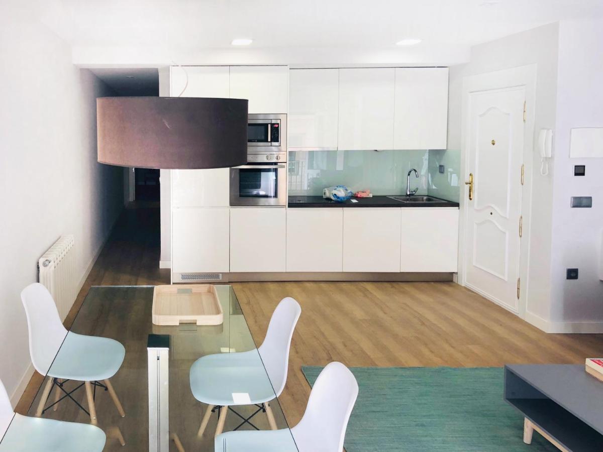 Apartamento En Pleno Centro Al Lado Catedral. Wifi. Apartment Burgos Bagian luar foto